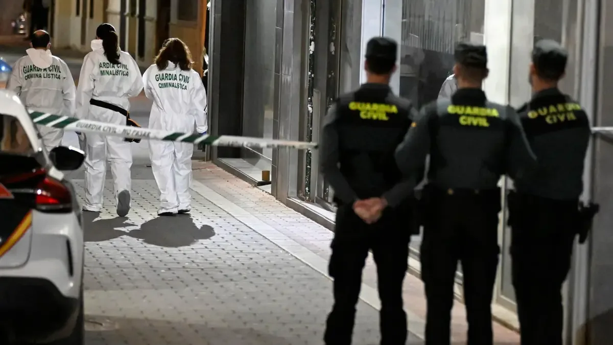 Un hombre es sospechoso de asesinar a su exesposa y su hija en un caso que ha conmocionado a la localidad.