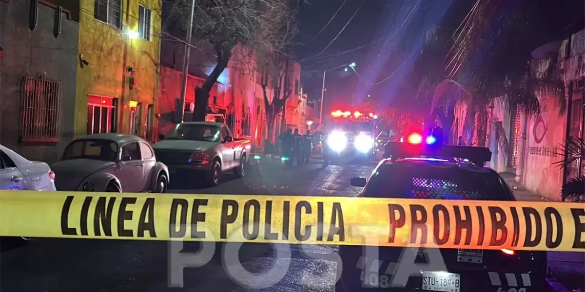 Un incendio en el centro de Monterrey ocasionó la evacuación de decenas de personas y afectó a dos por inhalación de humo.