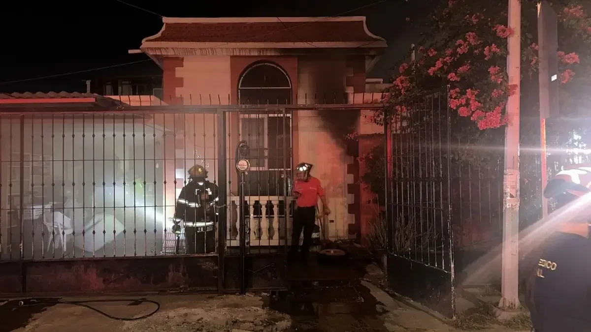 Un incendio en Monterrey, sin personas lesionadas, generó daños materiales significativos.
