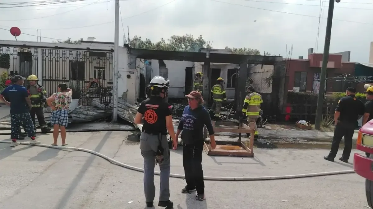Un incendio en Portal del Fraile consumió objetos dentro de una vivienda, sin reportar lesionados.