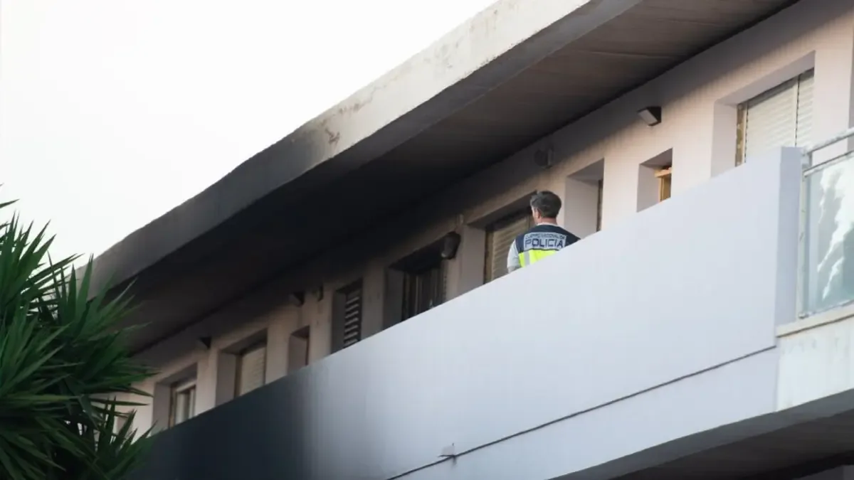 Un incidente en un edificio de viviendas genera evacuaciones y atención médica urgente.