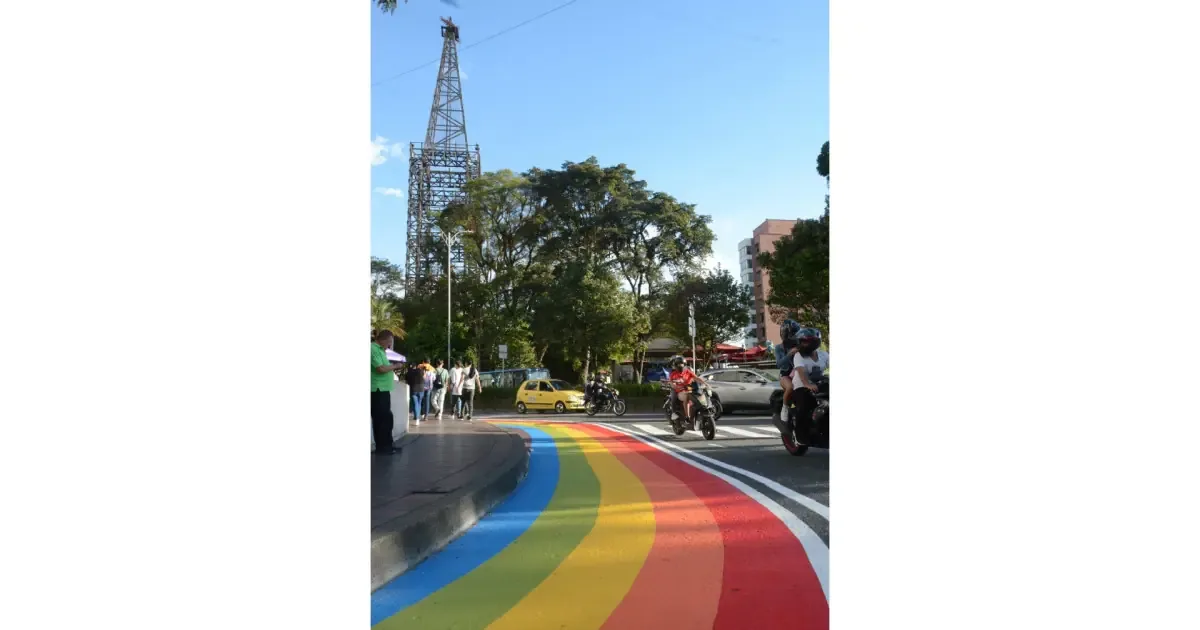 Un incidente en un hotel local destaca la necesidad de educación y comprensión sobre diversidad en Colombia.