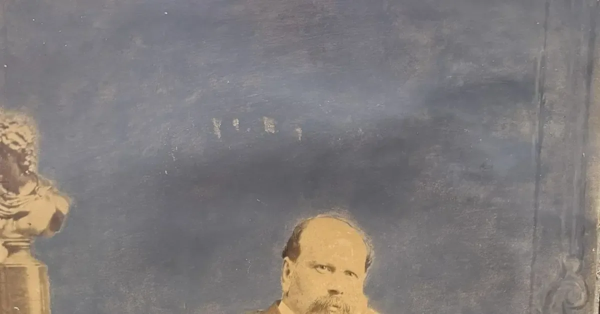 Un innovador retrato que mezcla fotografía y pintura del siglo XIX resuena en Huelva.
