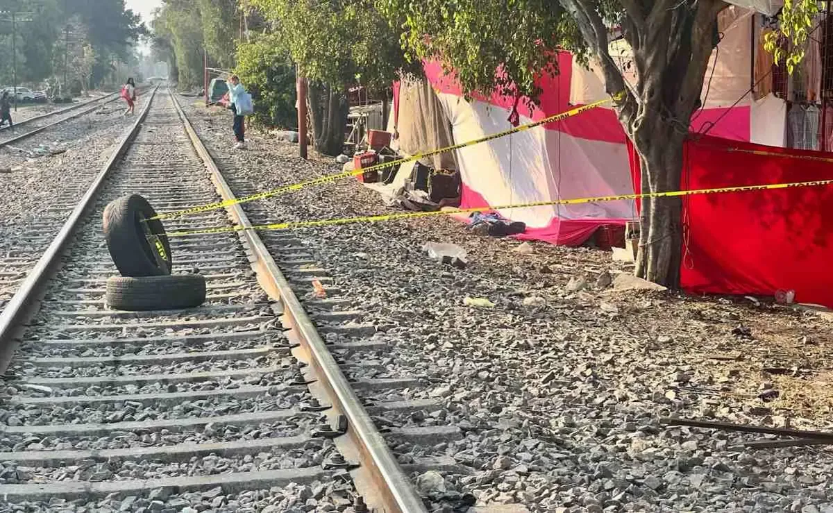 Un joven de 20 años intentó ganarle el paso al tren y perdió la vida.