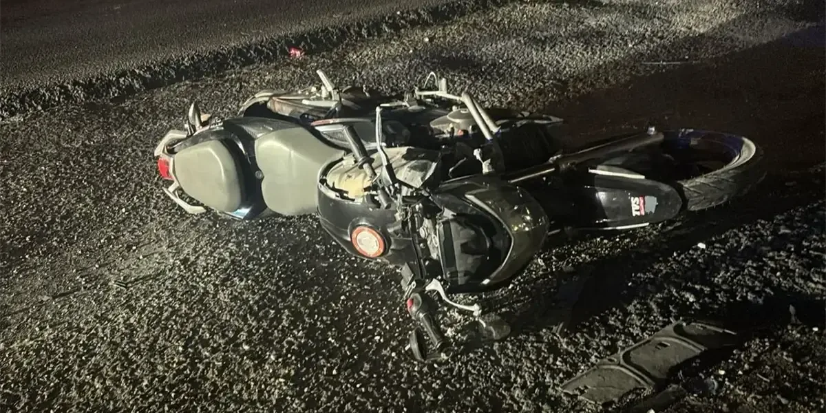 Un joven de 21 años falleció tras el accidente, que generó fuerte movilización de cuerpos de emergencia.