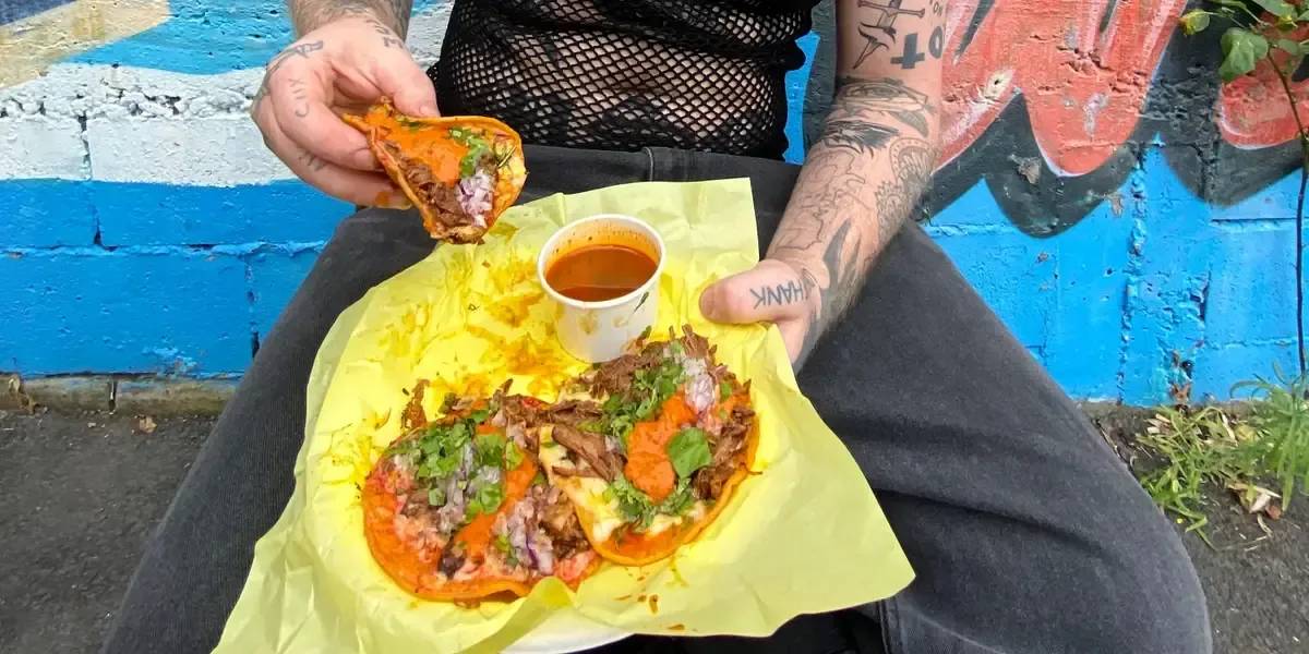 Un joven estadounidense transforma su pasión por la cocina mexicana en un éxito empresarial en Nueva Zelanda.