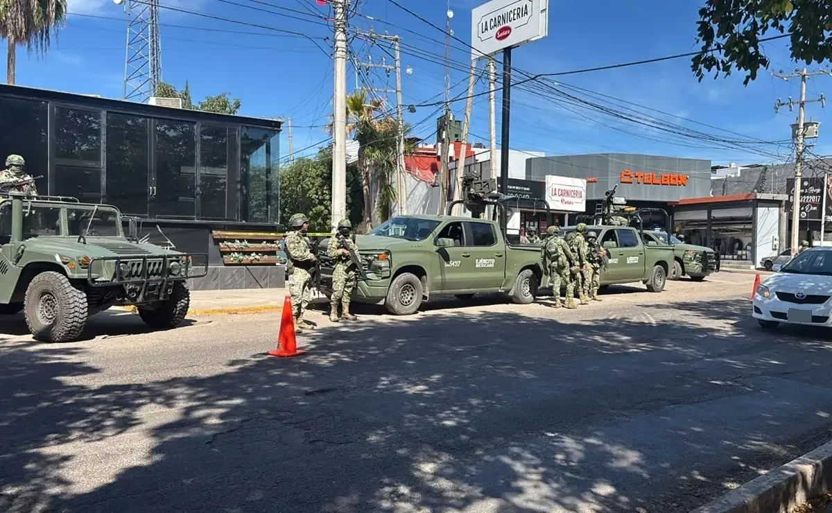 Un joven fue hallado sin vida en Culiacán con un mensaje violento sobre su pecho.
