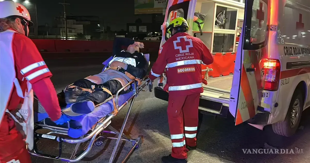 Un joven sufrió una probable fractura tras un accidente vial en la colonia San Ramón.