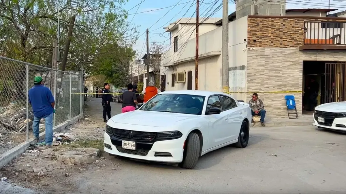 Un mecánico fue apuñalado al intentar ayudar en una discusión de pareja.