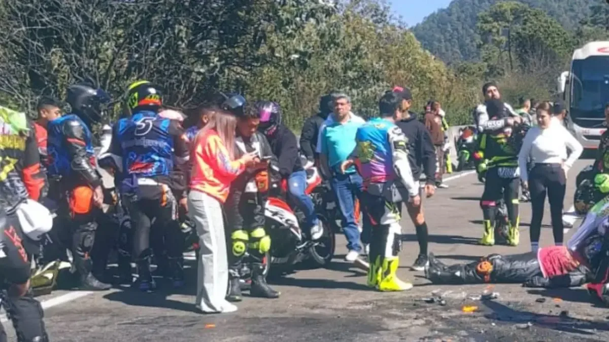 Un motociclista pierde la vida tras chocar por exceso de velocidad en la autopista.