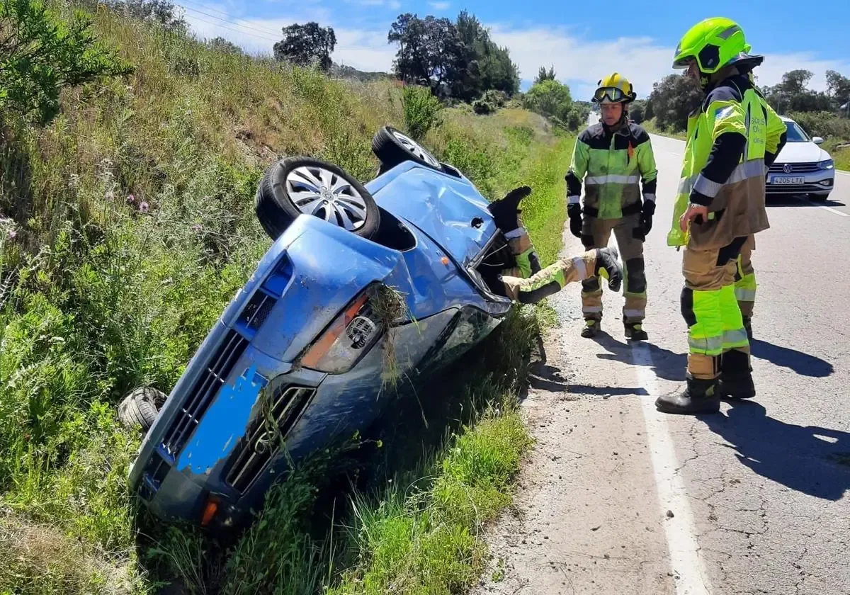 Un par de conductores auxiliaron a una mujer que sufrió un accidente en Navalmoral.