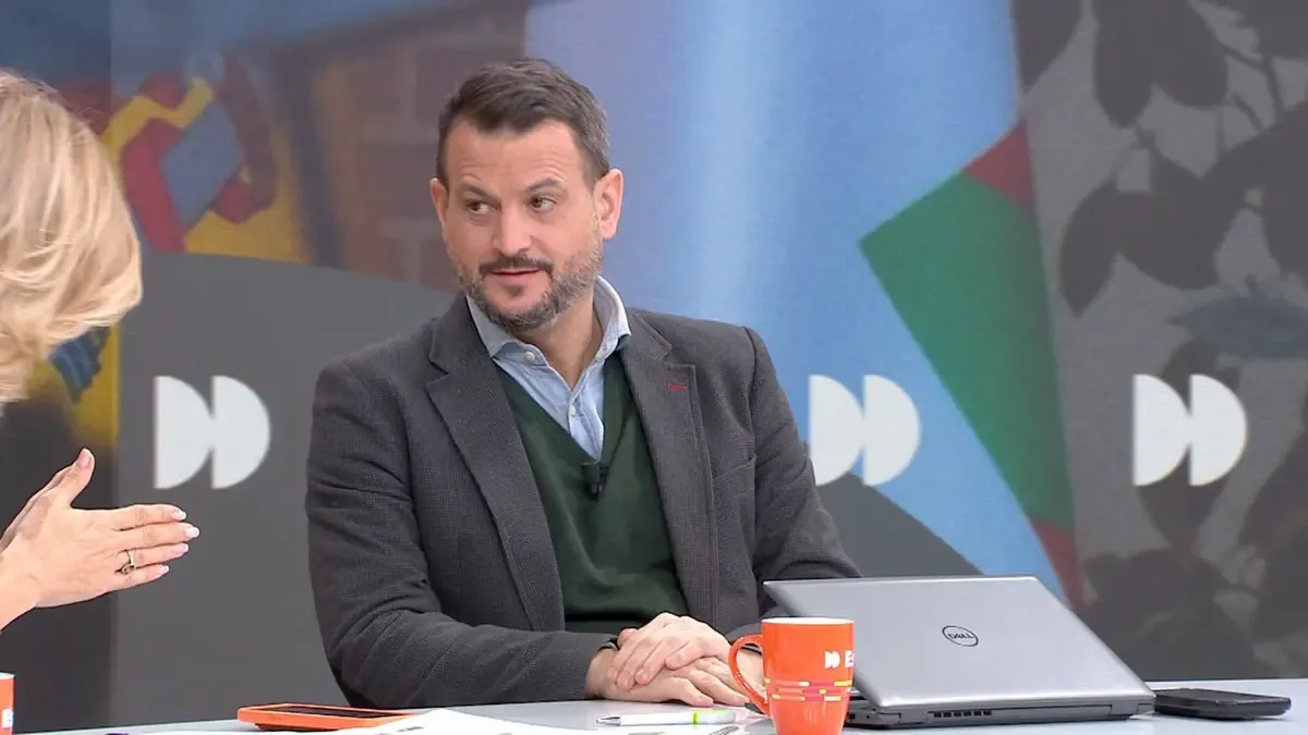 Un periodista expone presuntas irregularidades fiscales del secretario adjunto del PSOE, Borja Cabezón, cercano al presidente del Gobierno.