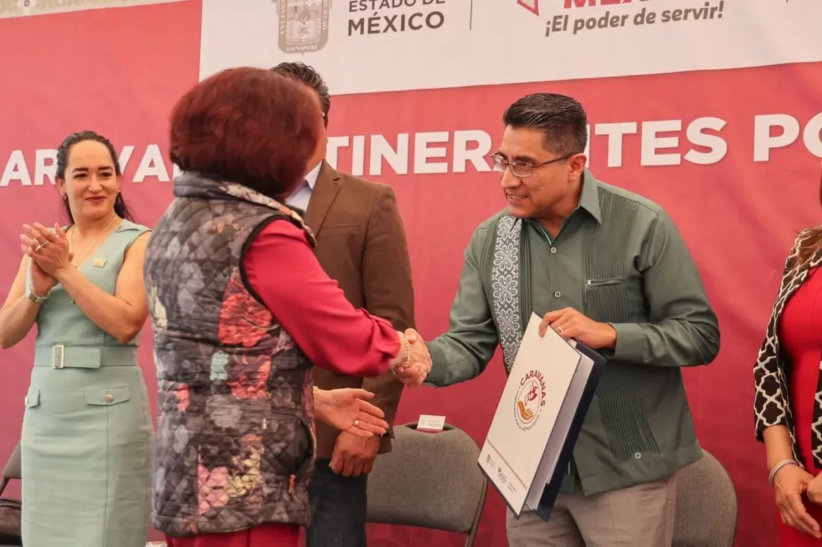 Un programa del Gobierno estatal proporciona seguridad jurídica a familias mexiquenses.