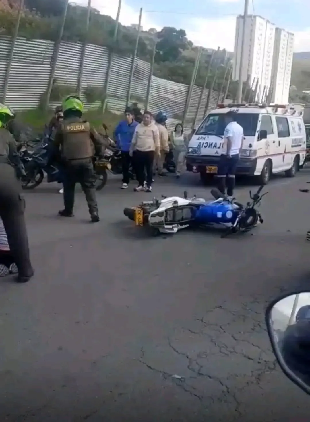 Un siniestro vial en la vía Torres del Cielo genera preocupación por la seguridad en la ciudad.