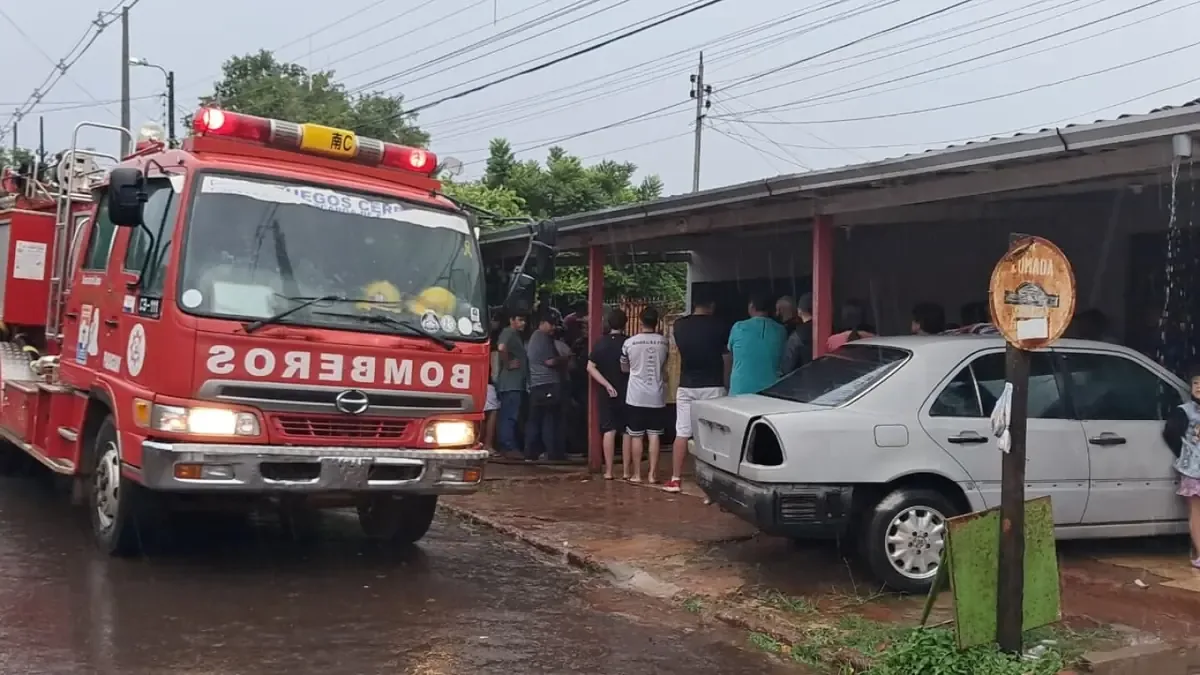 Un trágico incidente dejó a una familia devastada en la ciudad paraguaya, donde se investiga la causa del incendio.