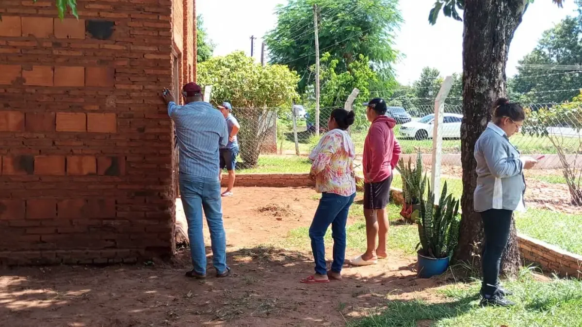 Un violento ataque conmueve a la comunidad mientras las autoridades investigan el crimen.