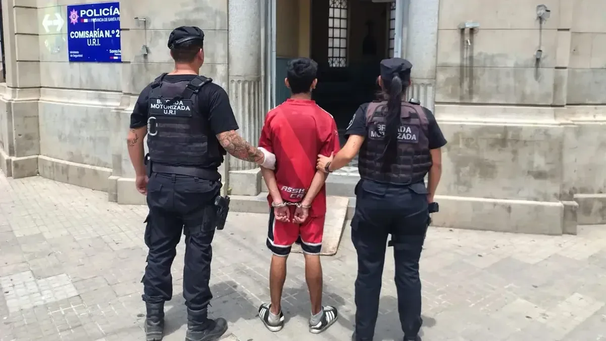 Un violento ataque en Santa Fe llevó a la detención del agresor y reabre el debate sobre la regulación de cuidacoches.