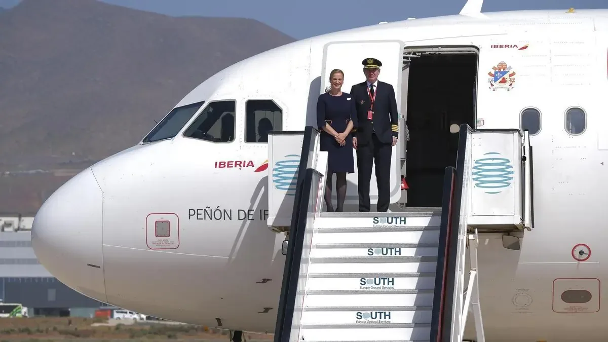 Detalles del vuelo del papa desde Barcelona, con anécdotas y la sencillez del santo padre hacia la tripulación.