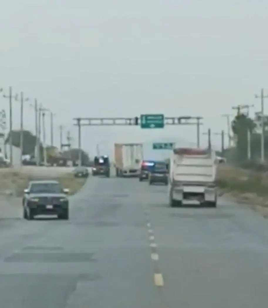 Una familia quedó atrapada en medio de una balacera entre policías y delincuentes.