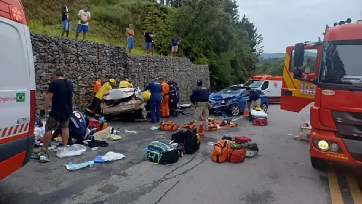 Una madre murió y sus hijas están en estado crítico tras un choque en la ruta BR-282.