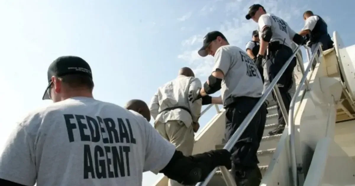 Una nueva operación de deportación reafirma acuerdos migratorios entre Cuba y Estados Unidos.