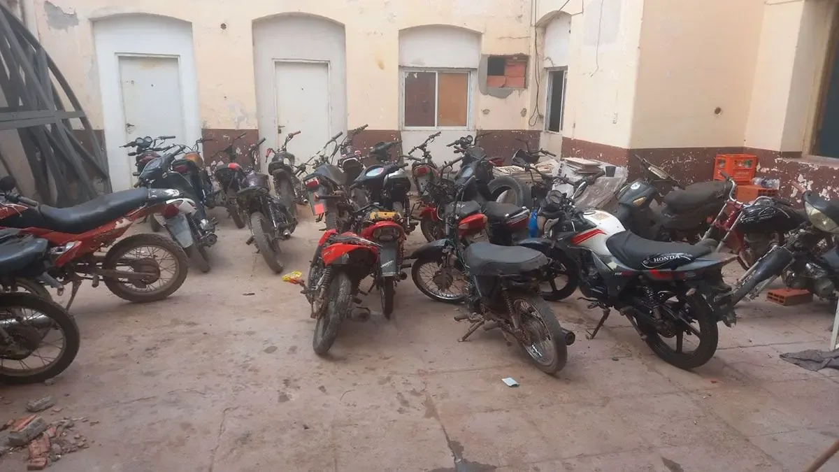 Una organización criminal que robaba motocicletas y extorsionaba a sus dueños fue desmantelada por la policía.