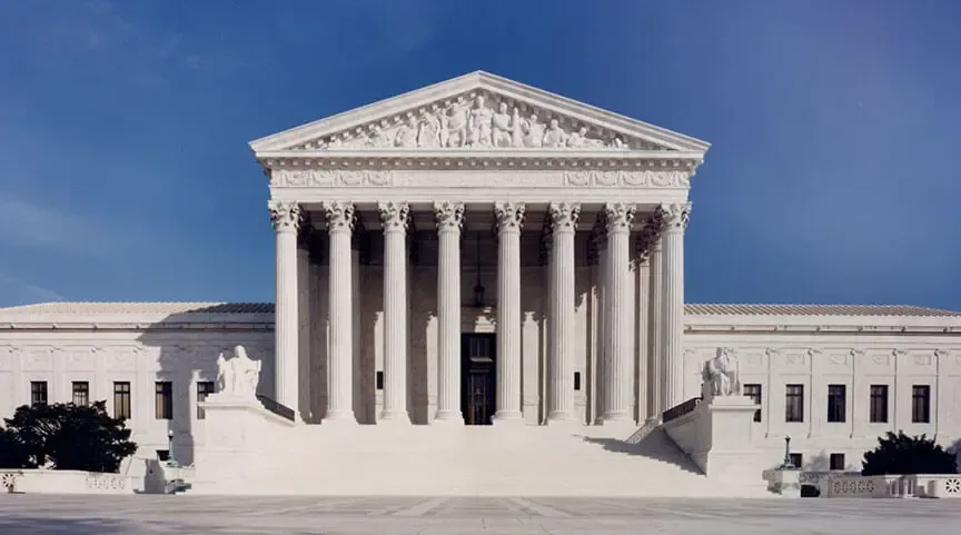 Una reciente decisión de la Corte Suprema amenaza la representación latina en la política, según demócratas y activistas Californianos.