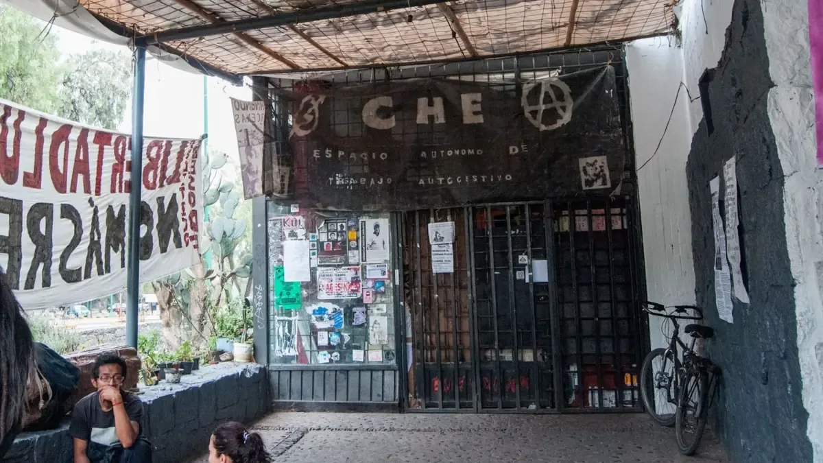 El auditorio Che Guevara, tomado en 1997, simboliza tensiones históricas en la UNAM.