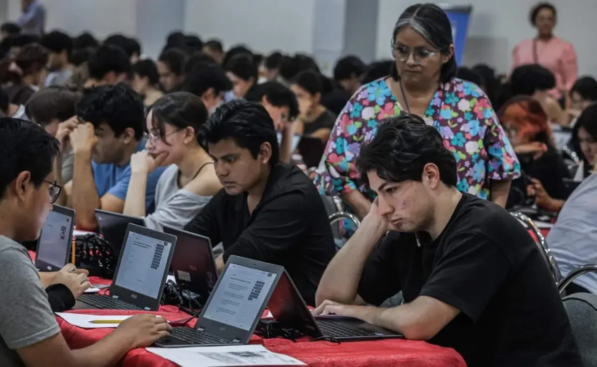 Los aspirantes seleccionados ya pueden consultar su estatus y documentos en línea.