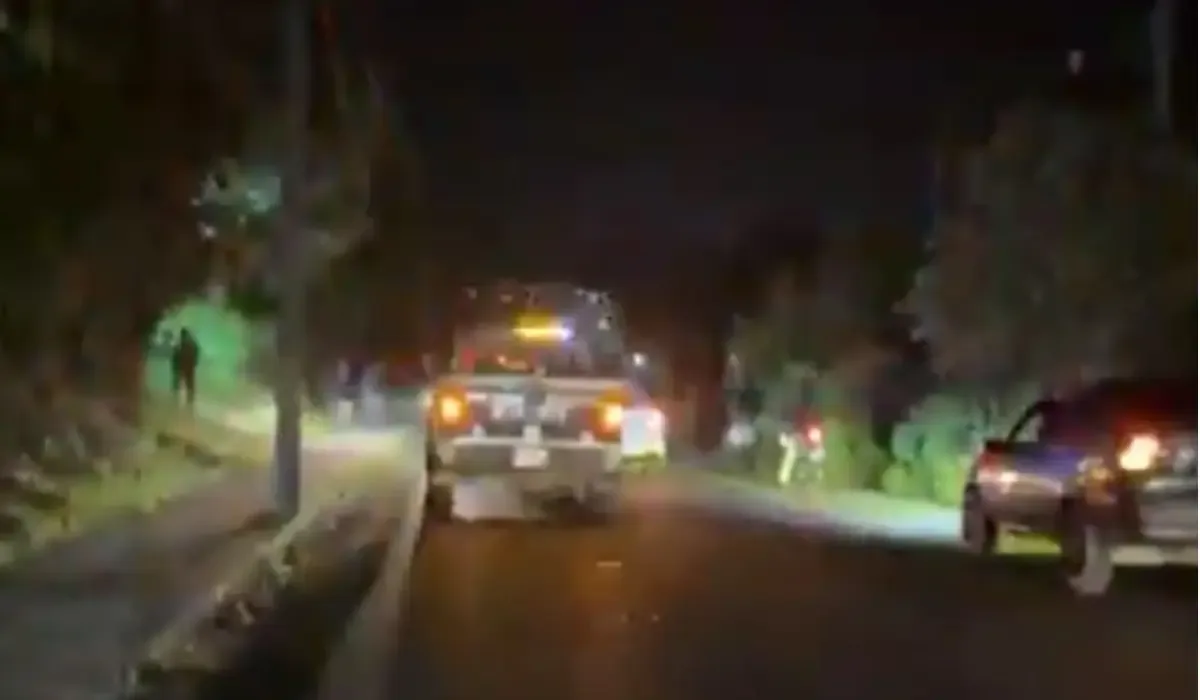 El incidente dejó a varios oficiales heridos, lo que generó angustia en la comunidad y movilización policial.