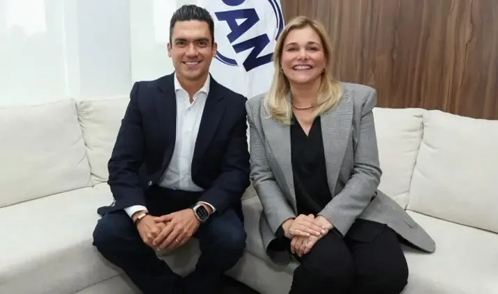 La mandataria de Chihuahua y el líder del PAN destacan la importancia de la coordinación para el desarrollo regional.