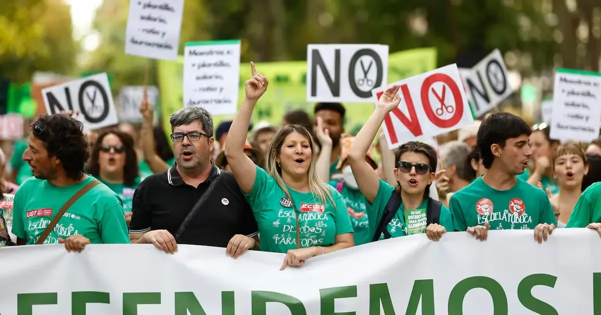 Se suman a la movilización de docentes en la lucha por mayores recursos para la educación.