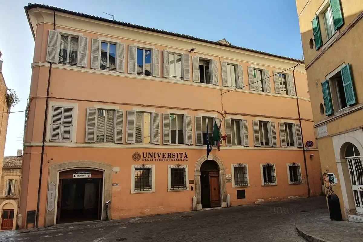 La Universidad Nacional de La Plata participó en un debate académico en Macerata, Italia.
