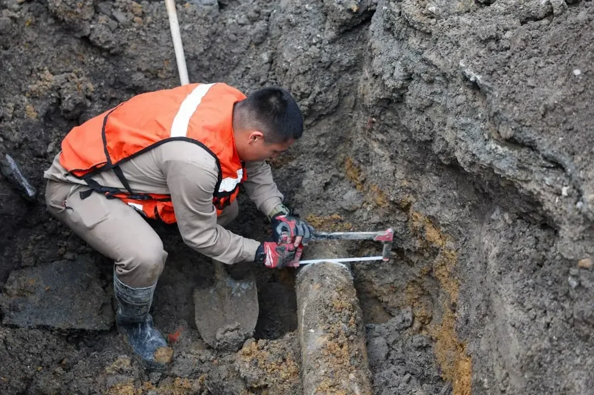 Usuarios de Santa Catarina, Guadalupe, San Pedro y Apodaca experimentan cortes en el suministro de agua.