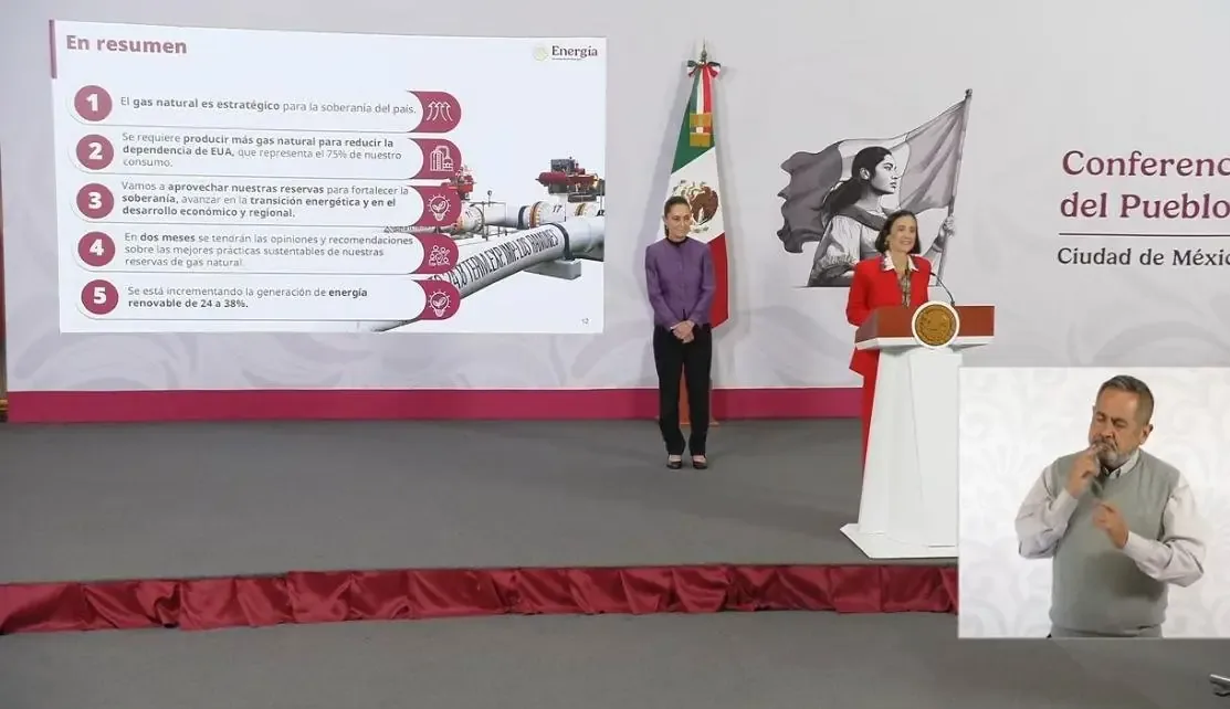 Usuarios de transporte público expresan dudas sobre unidades antes manejadas por el gobierno.