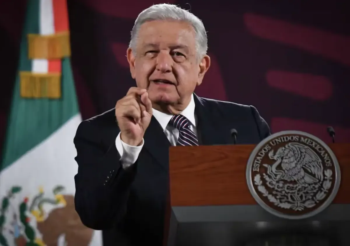 Usuarios del transporte en Ciudad Juárez cuestionan la transparencia del gobierno sobre vehículos en circulación.
