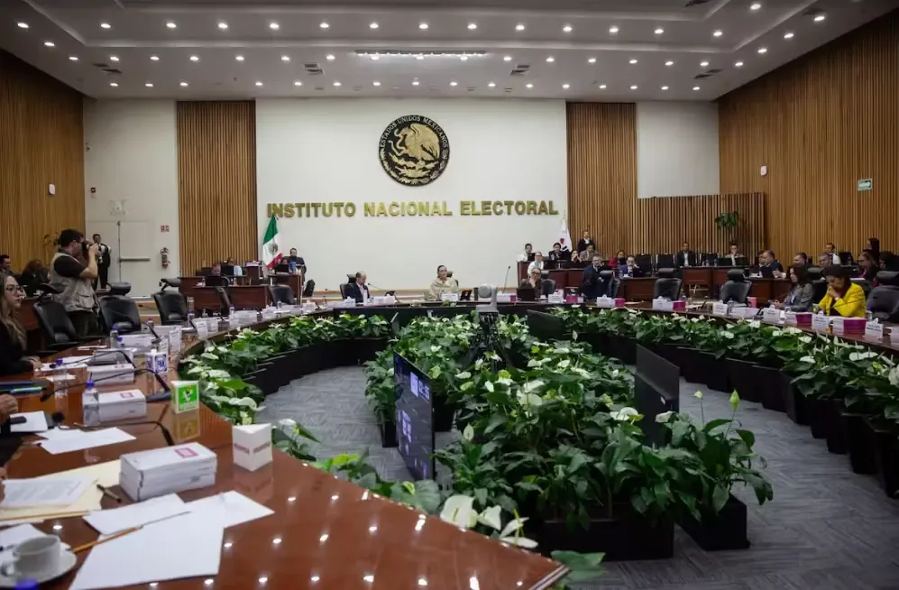 Usuarios del transporte público cuestionan la transparencia en la gestión de unidades.