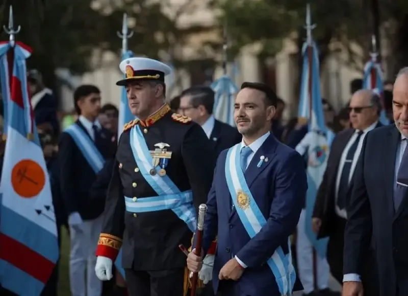 En Corrientes, el gobernador Juan Pablo Valdés conmemora el 210° aniversario de la independencia, llamando a la unidad y reflexión nacional.