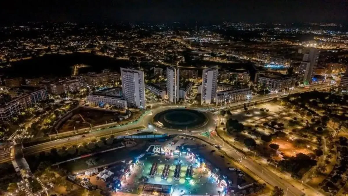 La ciudad ofrece una variedad de eventos culturales, desde tributos musicales hasta festivales y teatro.