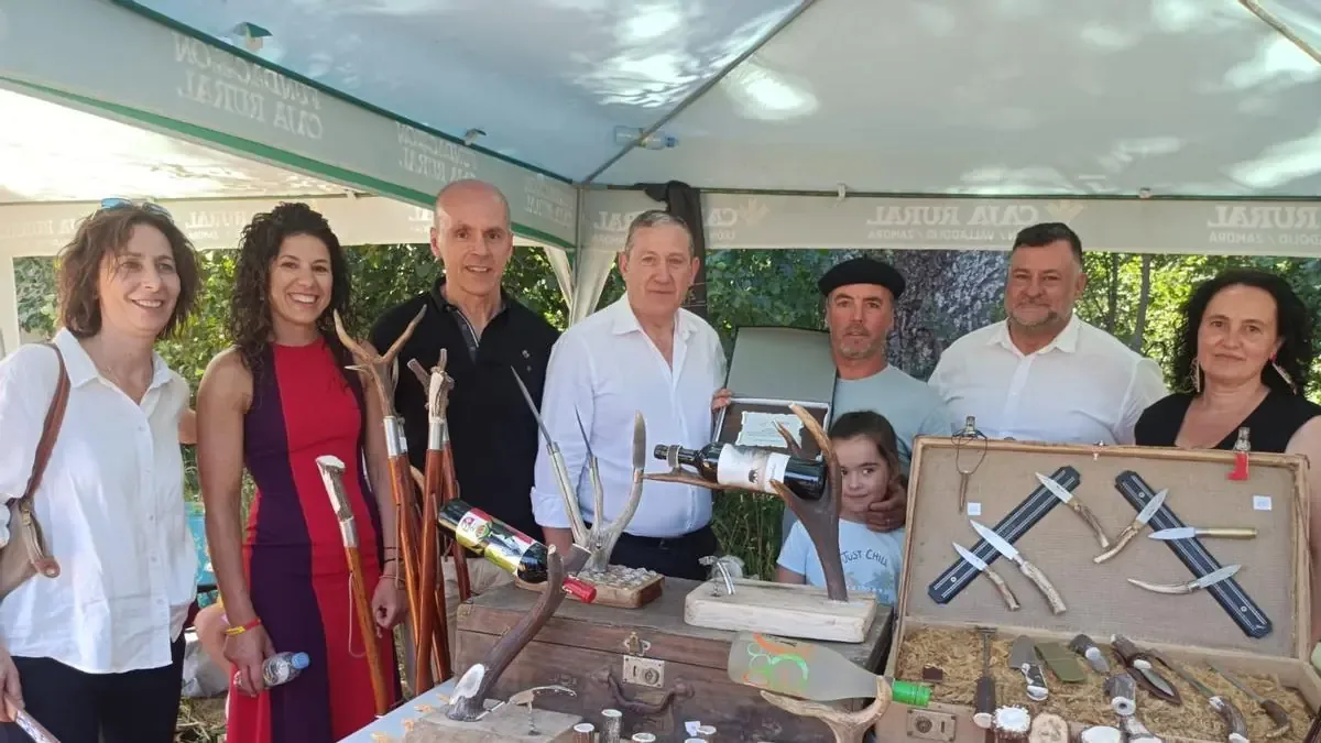 La celebración destaca la cultura popular y el orgullo local con folclore, gastronomía y participación comunitaria.