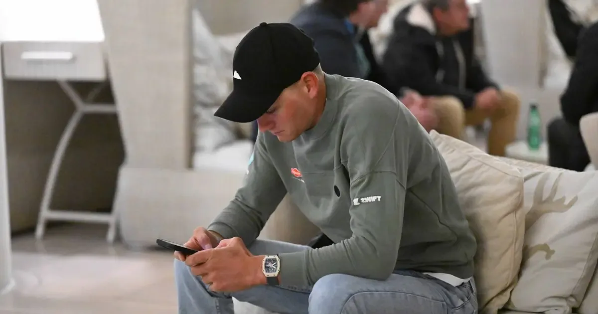 Van der Poel muestra su faceta más íntima y familiar en un documental que trasciende el éxito deportivo.