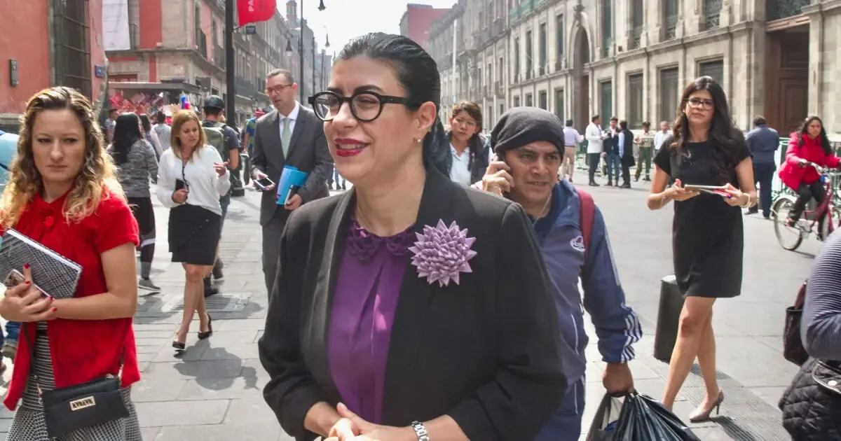 La exfuncionaria enfatiza la necesidad de condiciones favorables para captar inversiones.
