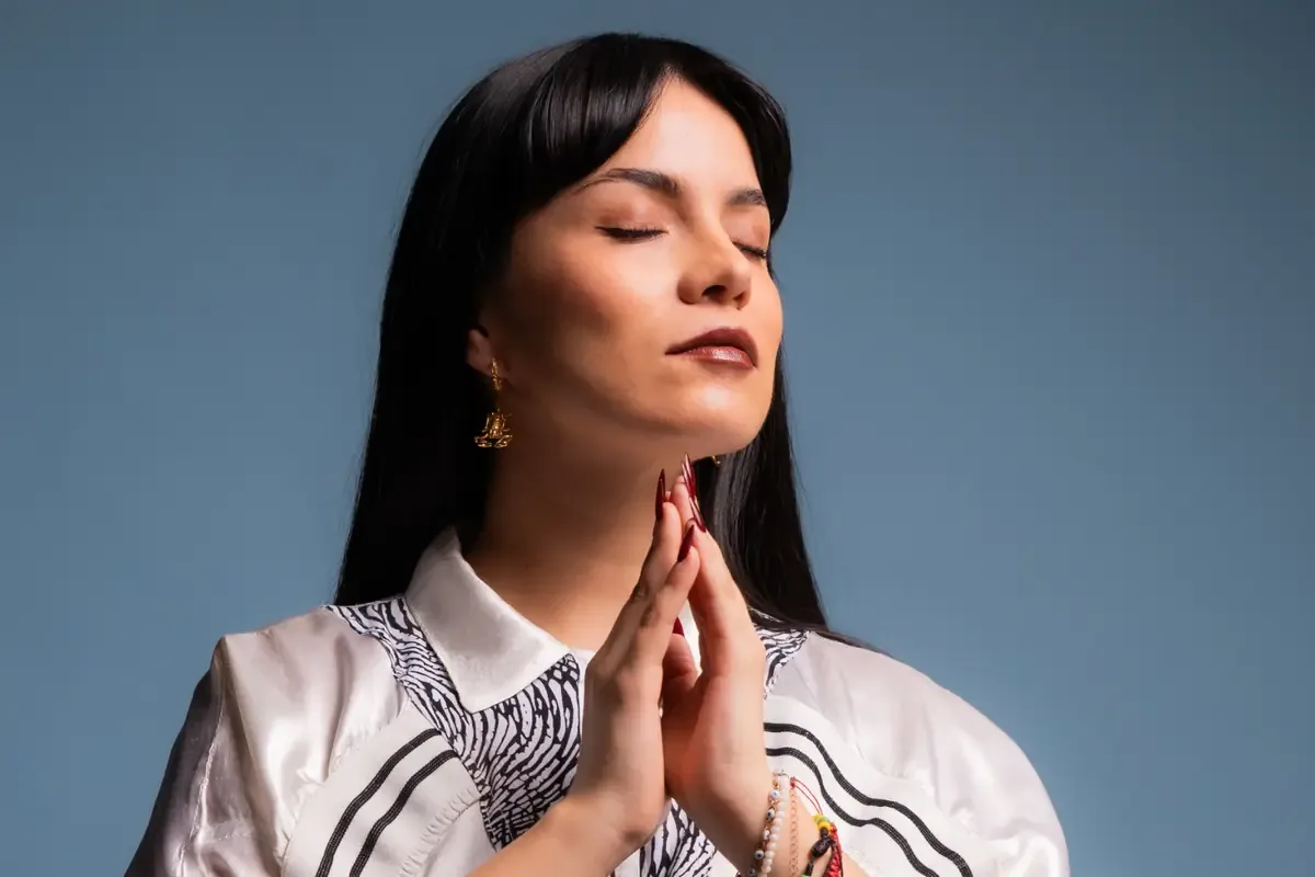 La artista fusiona jazz, poesía y paisajes sonoros en su primer álbum.
