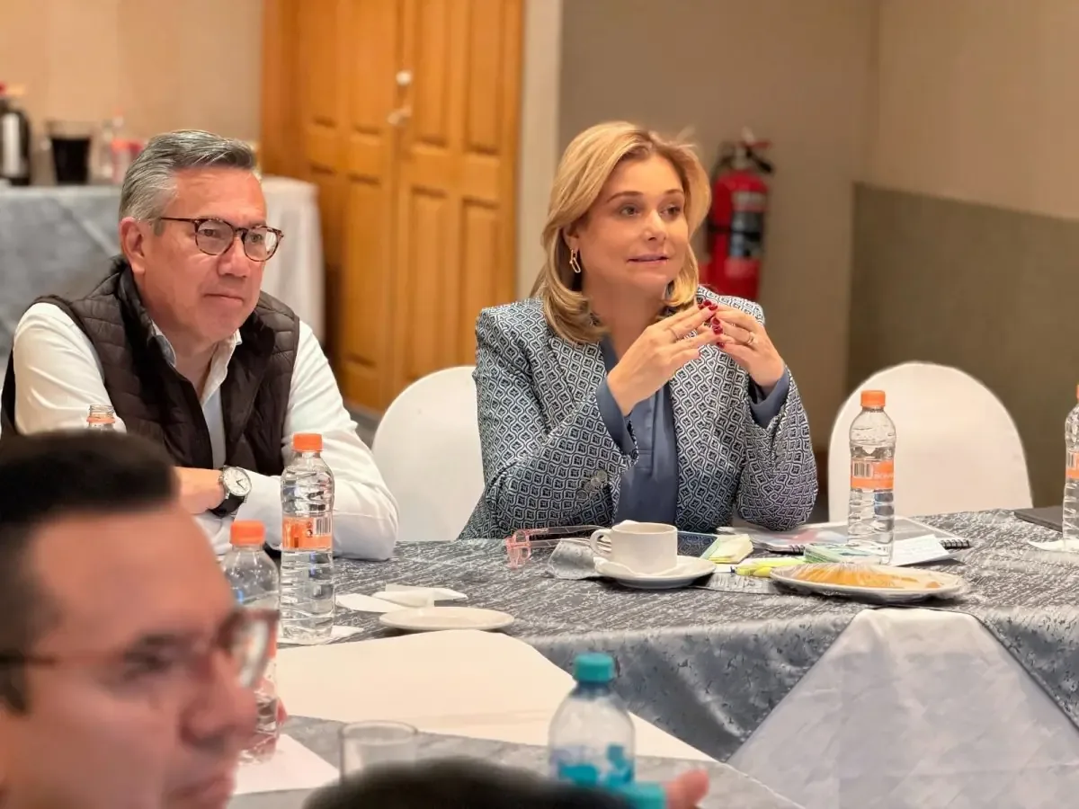 Vania Pérez niega rumores de renuncia y denuncia falta de respuesta a denuncias.