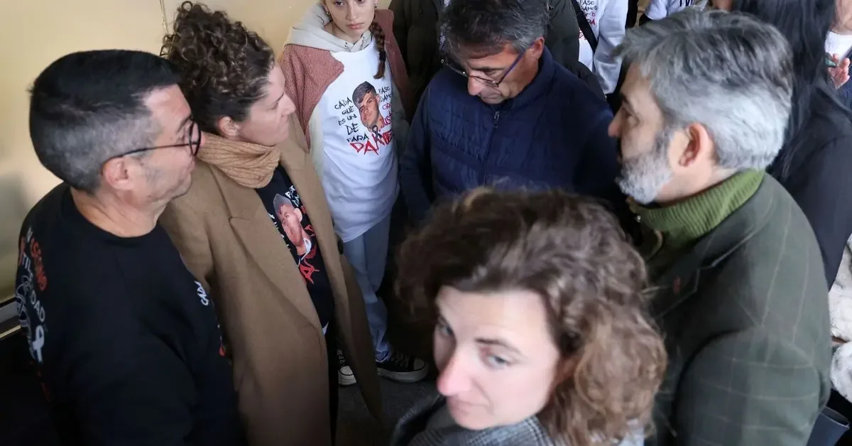 Varios alcaldes se solidarizan con la familia en un día crucial del juicio.
