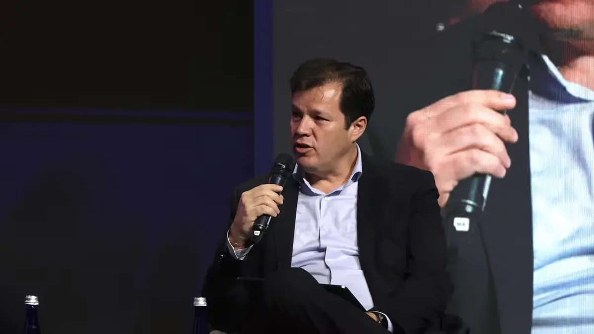 La inteligencia artificial puede ser un apoyo emocional, pero presenta riesgos importantes, especialmente para jóvenes.