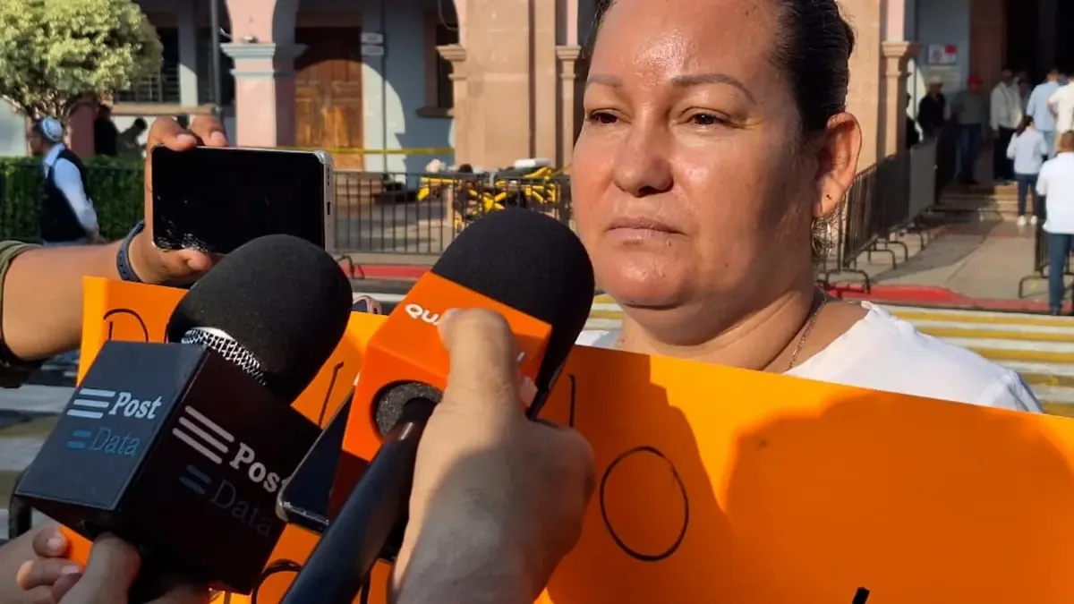 Unas 200 personas carecen de servicios esenciales en su colonia desde hace 13 años.