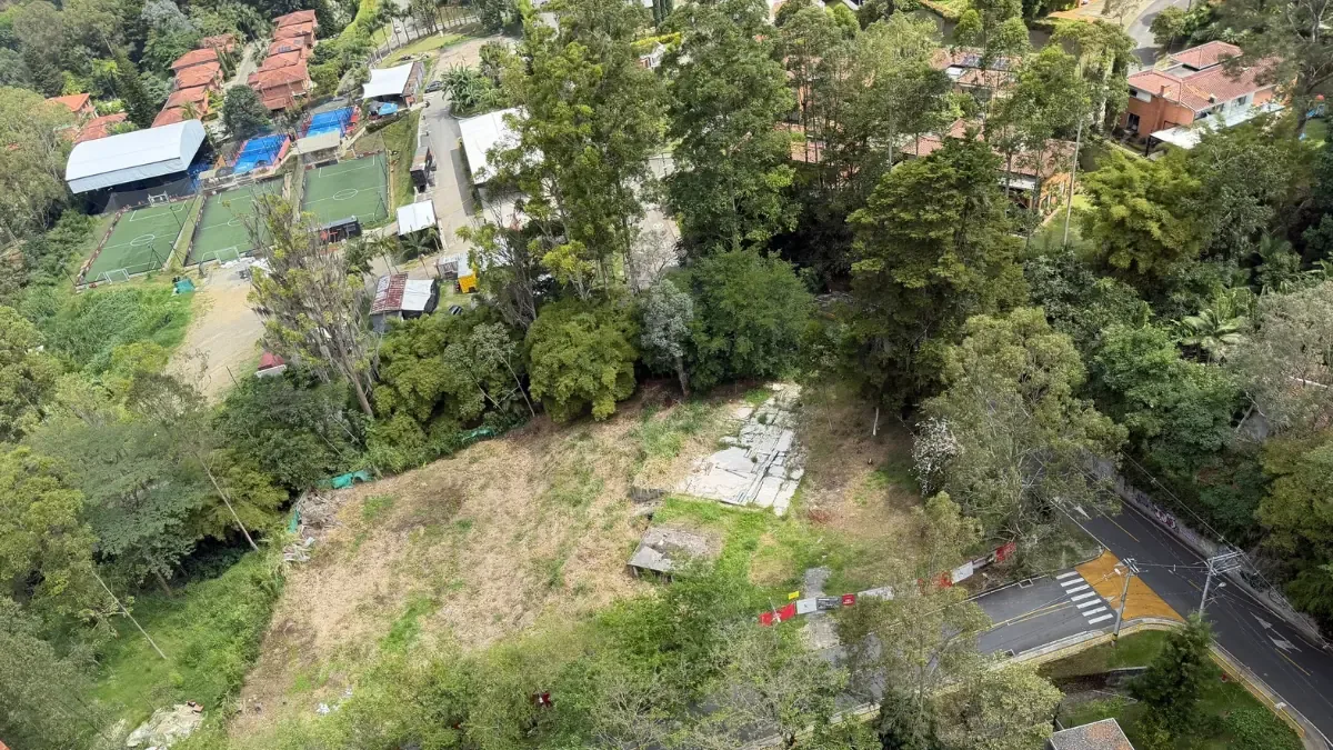La comunidad teme nuevas construcciones y pide preservar áreas protegidas tras revocación de urbanización.