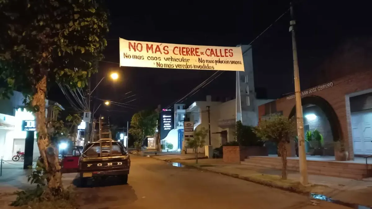 La propuesta de cerrar una calle genera tensiones entre los comerciantes y las autoridades locales.