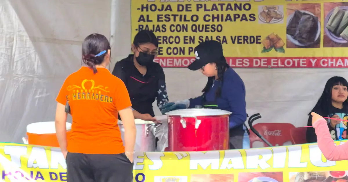 Vendedores de tamales en Tijuana celebran un aumento en sus ventas por la festividad.